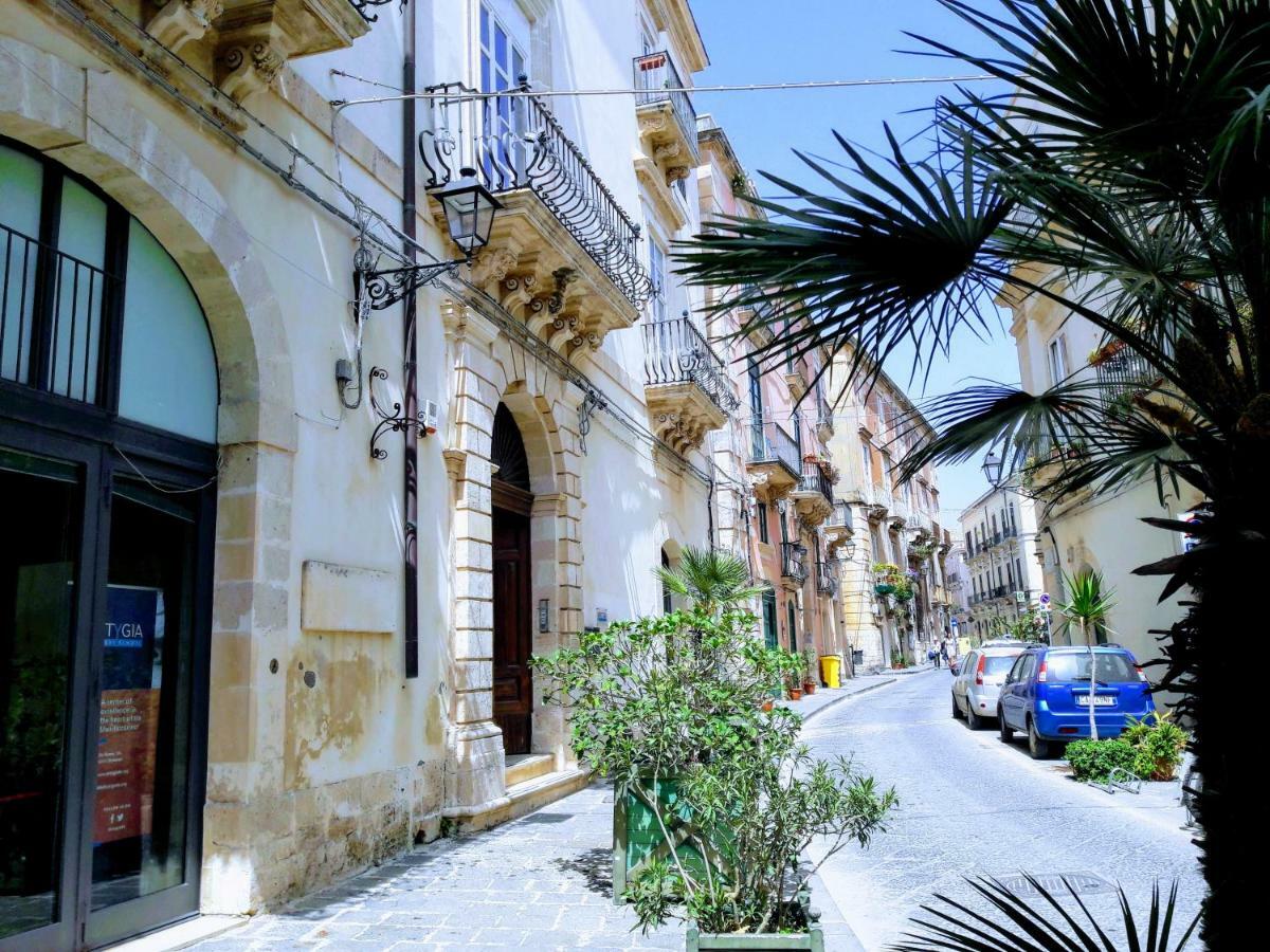 Incantevole Appartamento In Palazzo Storico Ortigia Syracuse Exterior photo